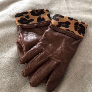 Leather gloves